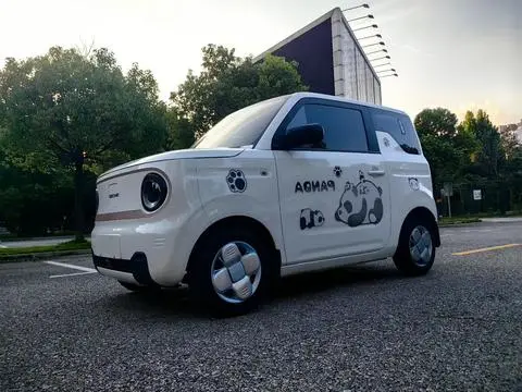 Geely 熊猫 2023
