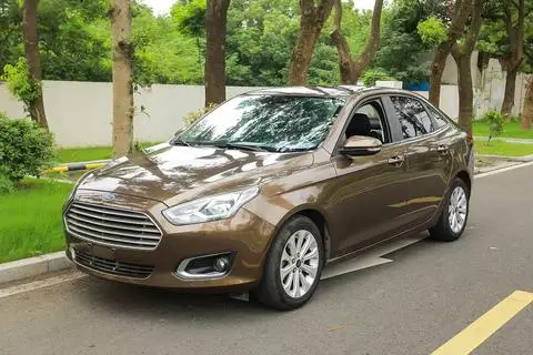 Ford Escort 2015 — фото 1