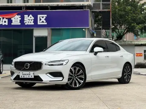 Volvo S60 2025