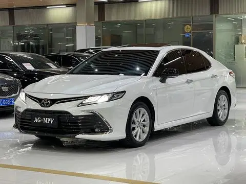 Toyota Camry 2021 — фото 1