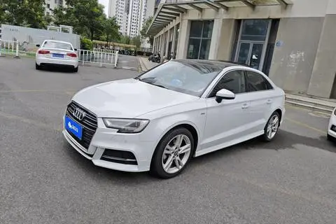 Audi A3 2019 — фото 1