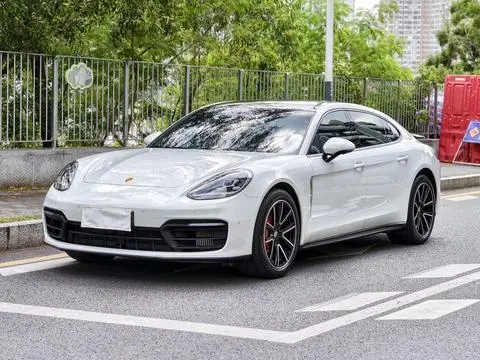 Porsche Panamera 2021