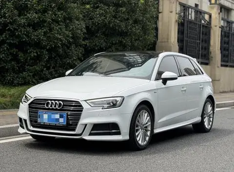Audi A3 2018 — фото 1