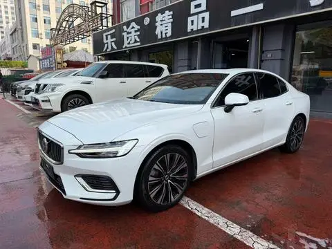 Volvo S60 PHEV 2023