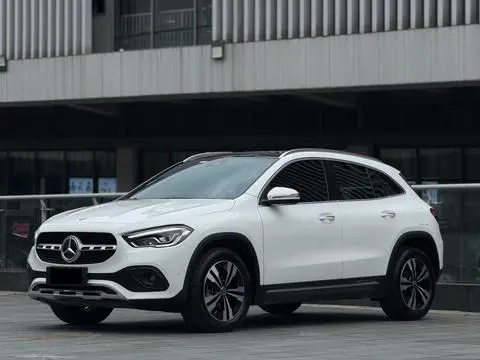 Mercedes-Benz GLA 2023 — фото 1