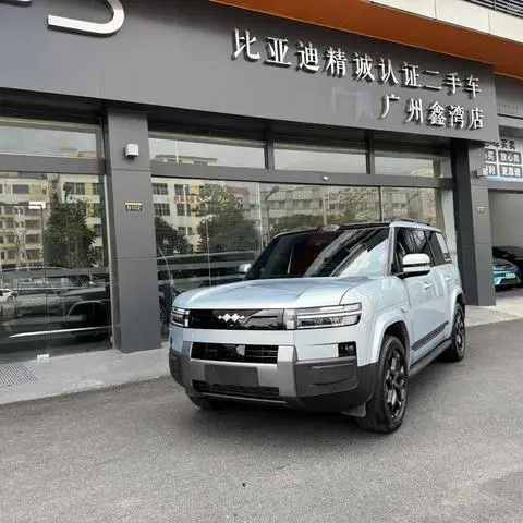 BYD Leopard 钛7 PHEV 2025
