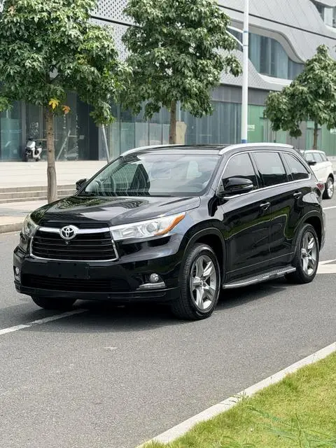Toyota Highlander 2017 — фото 1