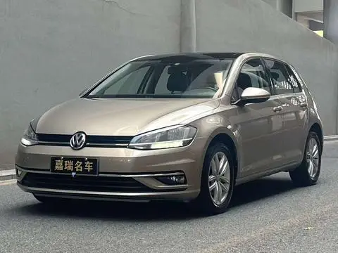 Volkswagen Golf 2018 — фото 1