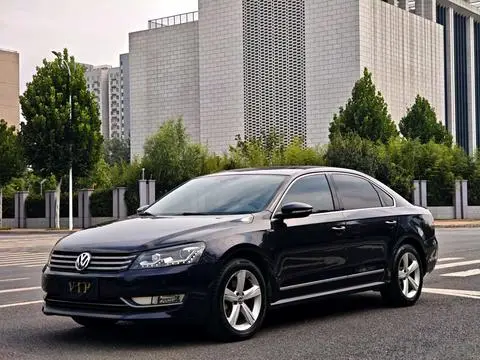 Volkswagen Passat 2015 — фото 1