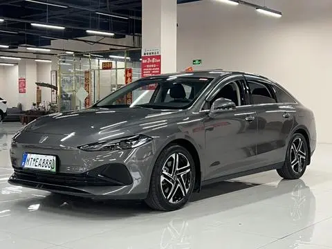 Roewe D7 DMH 2024