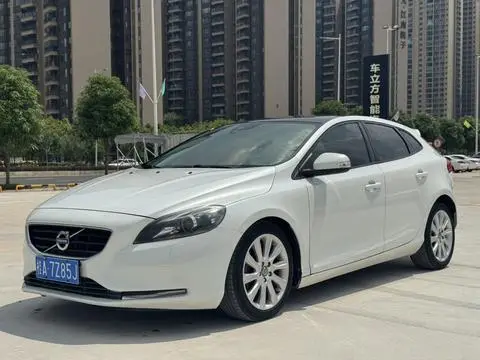Volvo V40 2015