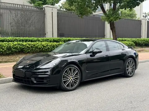 Porsche Panamera 2021