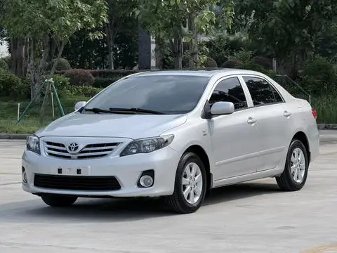 Toyota Corolla 2013 — фото 1