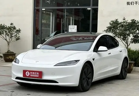 Tesla Model 3 2025