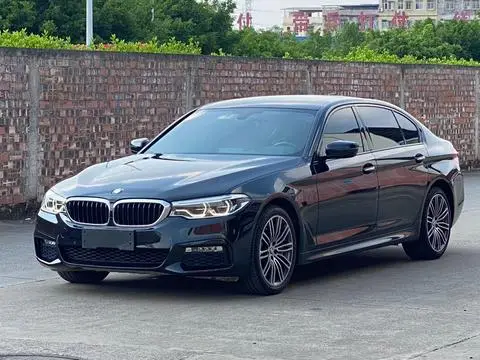 BMW 5 Series 2018 — фото 1