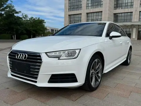 Audi A4L 2017 — фото 1