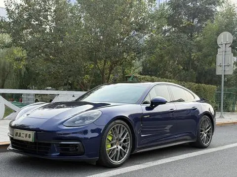 Porsche Panamera E-Hybrid 2018