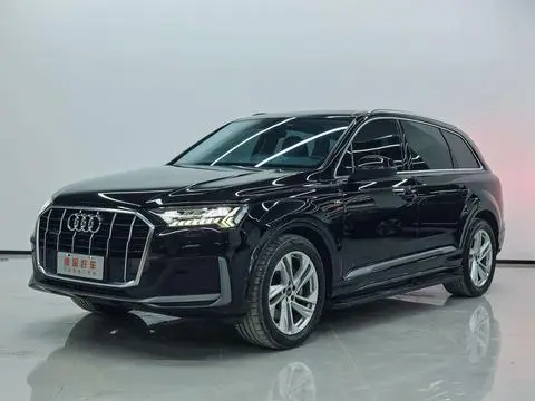 Audi Q7 2023 — фото 1