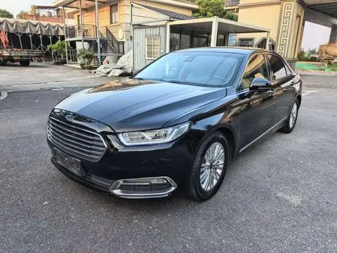 Ford 金牛座 2015