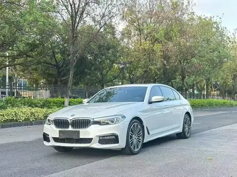BMW 5 Series 2018 — фото 1
