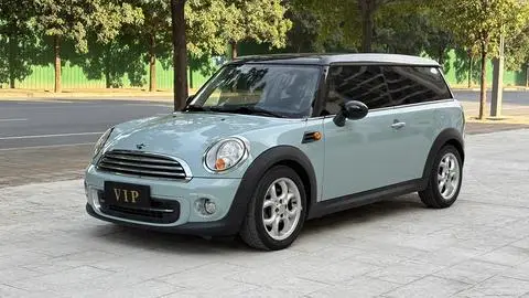 MINI CLUBMAN 2011