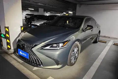 Lexus ES 2022