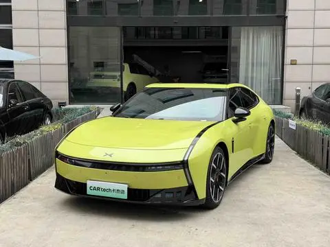 XPeng 小鹏P7 2025