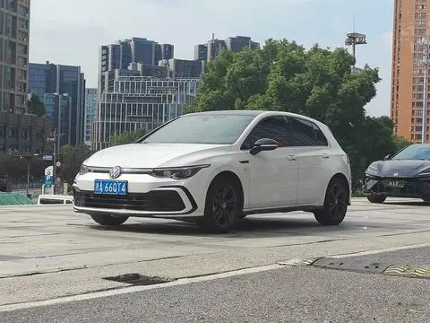Volkswagen Golf 2021