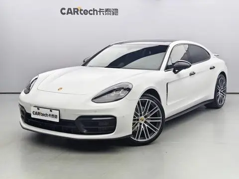 Porsche Panamera 2023