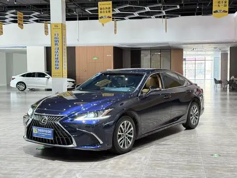 Lexus ES 2022