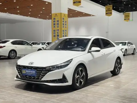 Hyundai Elantra 2022