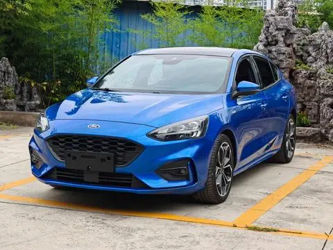Ford Focus 2021 — фото 1
