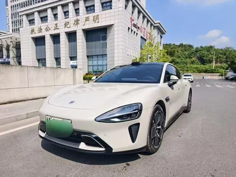 Xiaomi SU7 2024