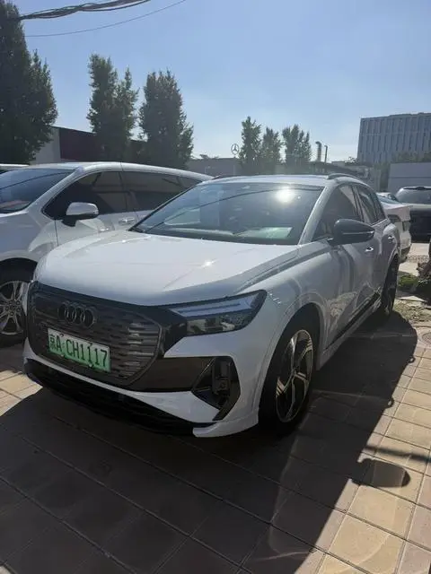 Audi Q4 e-tron 2024