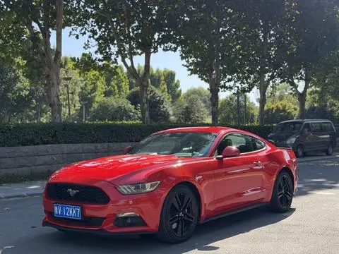 Ford Mustang 2015 — фото 1