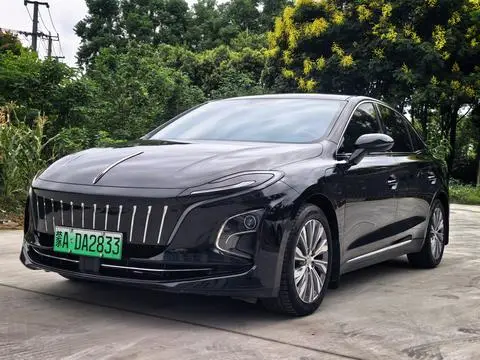 Hongqi E-QM5 2023