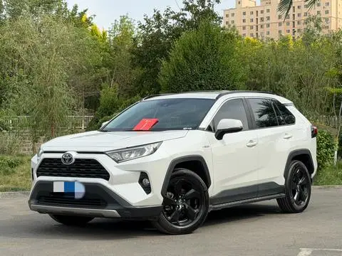 Toyota RAV4 2021 — фото 1