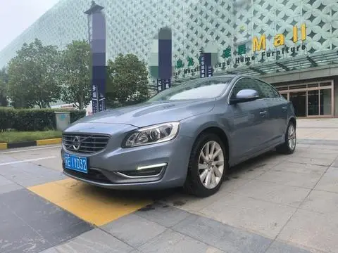 Volvo S60 2017 — фото 1