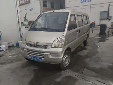 Wuling 荣光 2012