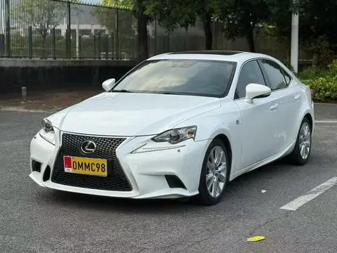 Lexus IS 2013 — фото 1
