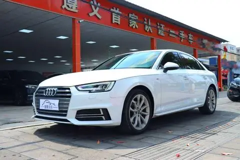 Audi A4L 2018 — фото 1