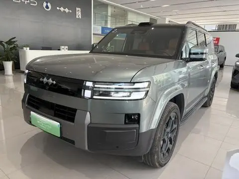 BYD Leopard 钛7 PHEV 2025
