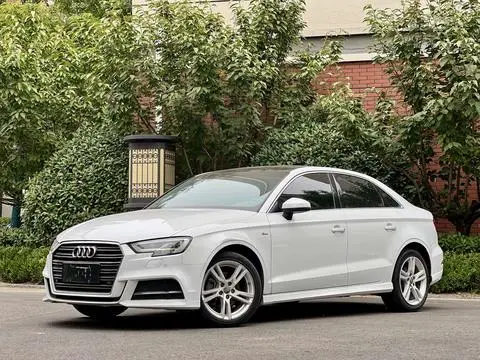 Audi A3 2019 — фото 1