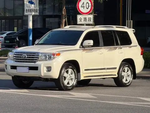 Toyota 兰德酷路泽 2015