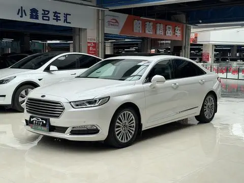 Ford 金牛座 2015