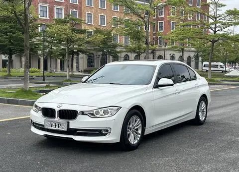 BMW 3 Series 2015 — фото 1