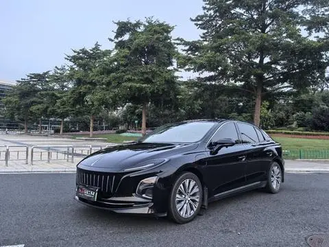 Hongqi E-QM5 2023