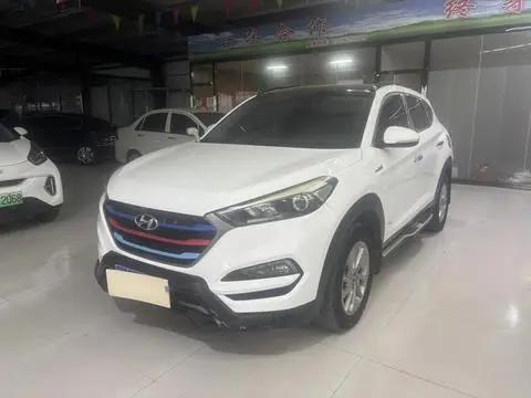 Hyundai 途胜 2015 — фото 1