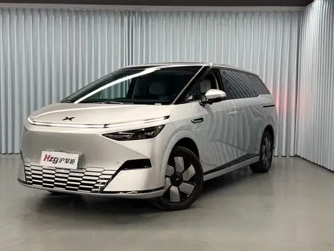 XPeng 小鹏X9 2024