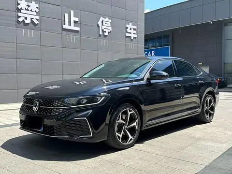 Volkswagen Passat 2025